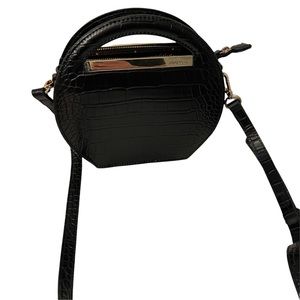 NEW Nine West Crossbody - Cut it out mini